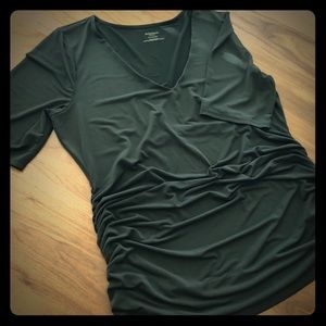 V-neck ruched front 🤰maternity 🤱 top